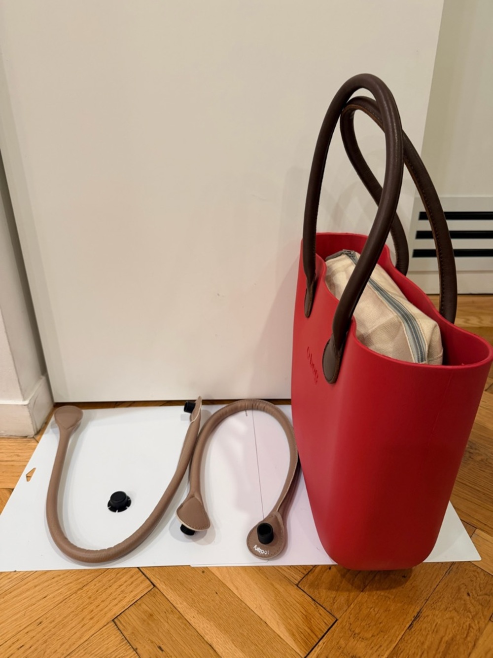 O Bag Italy Tote –Red, Removable Handles & Insert, Extra Tan Handles Included - Picture 8 of 10